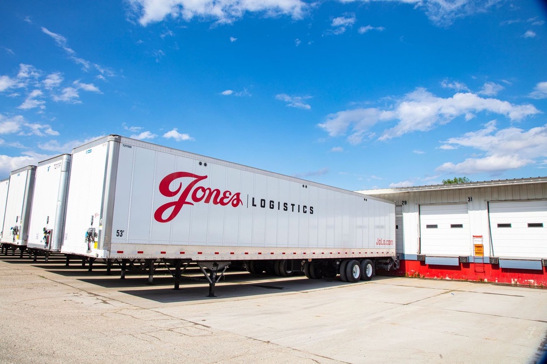 Jones Logistics (JoLo) trailers sequenced for efficient delivery to the customer